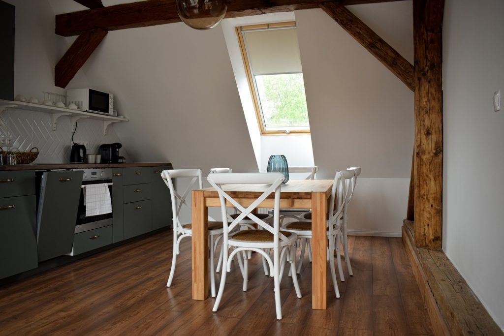 puszedli tetőtér étkező